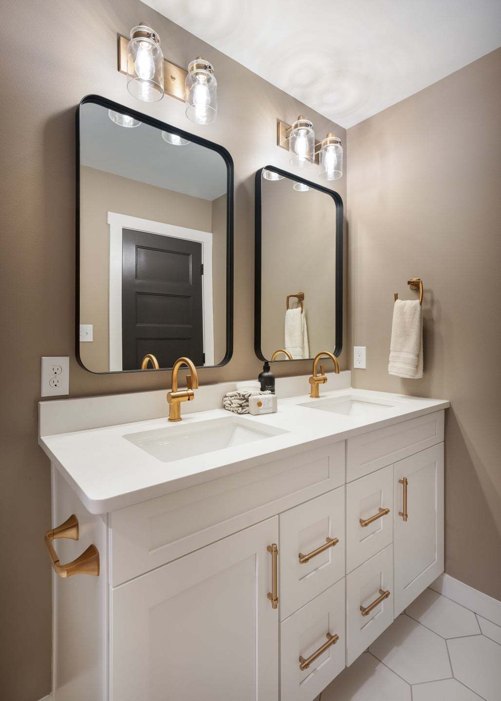 Standard Bath w/ Upgrades