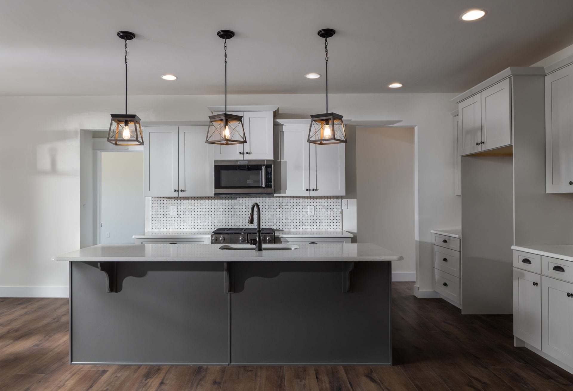 Standard Kitchen w/ Upgrades