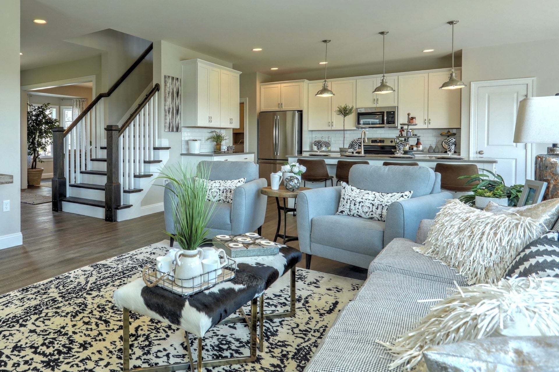 Family room/Classic Kitchen