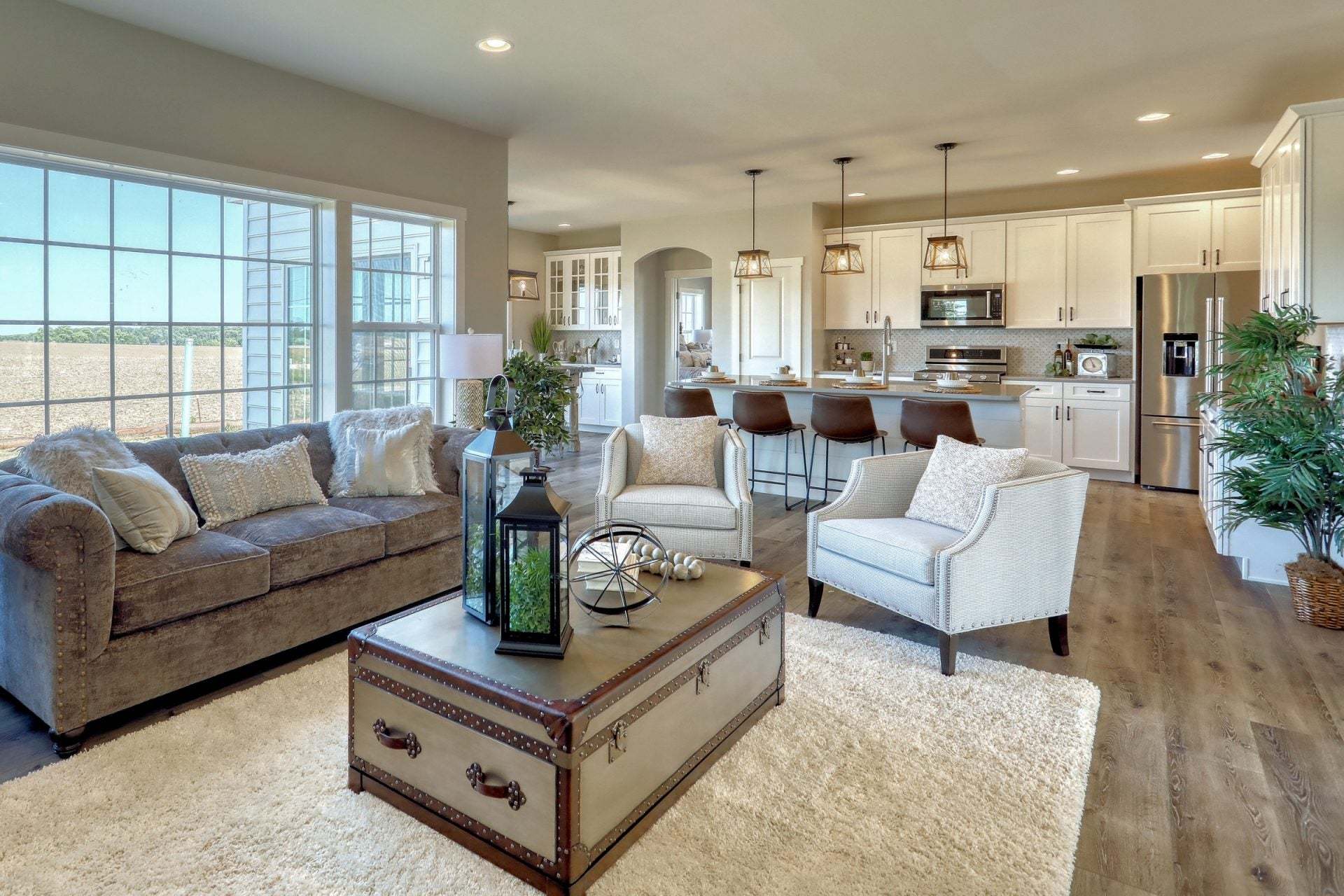 Family Room & Classic Kitchen