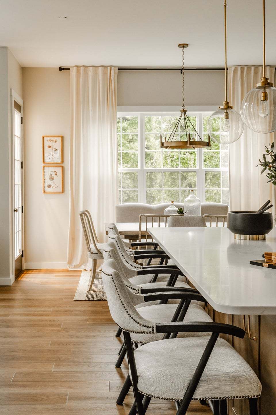 Chef's Kitchen and Breakfast Area