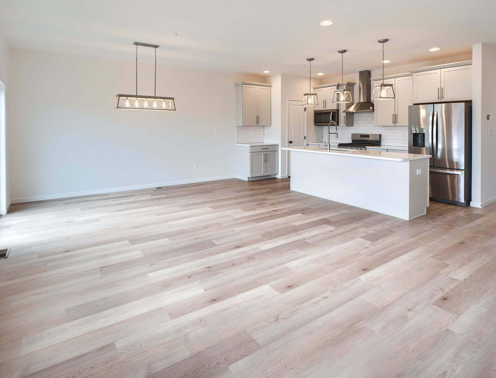 Dining Room and Classic Kitchen