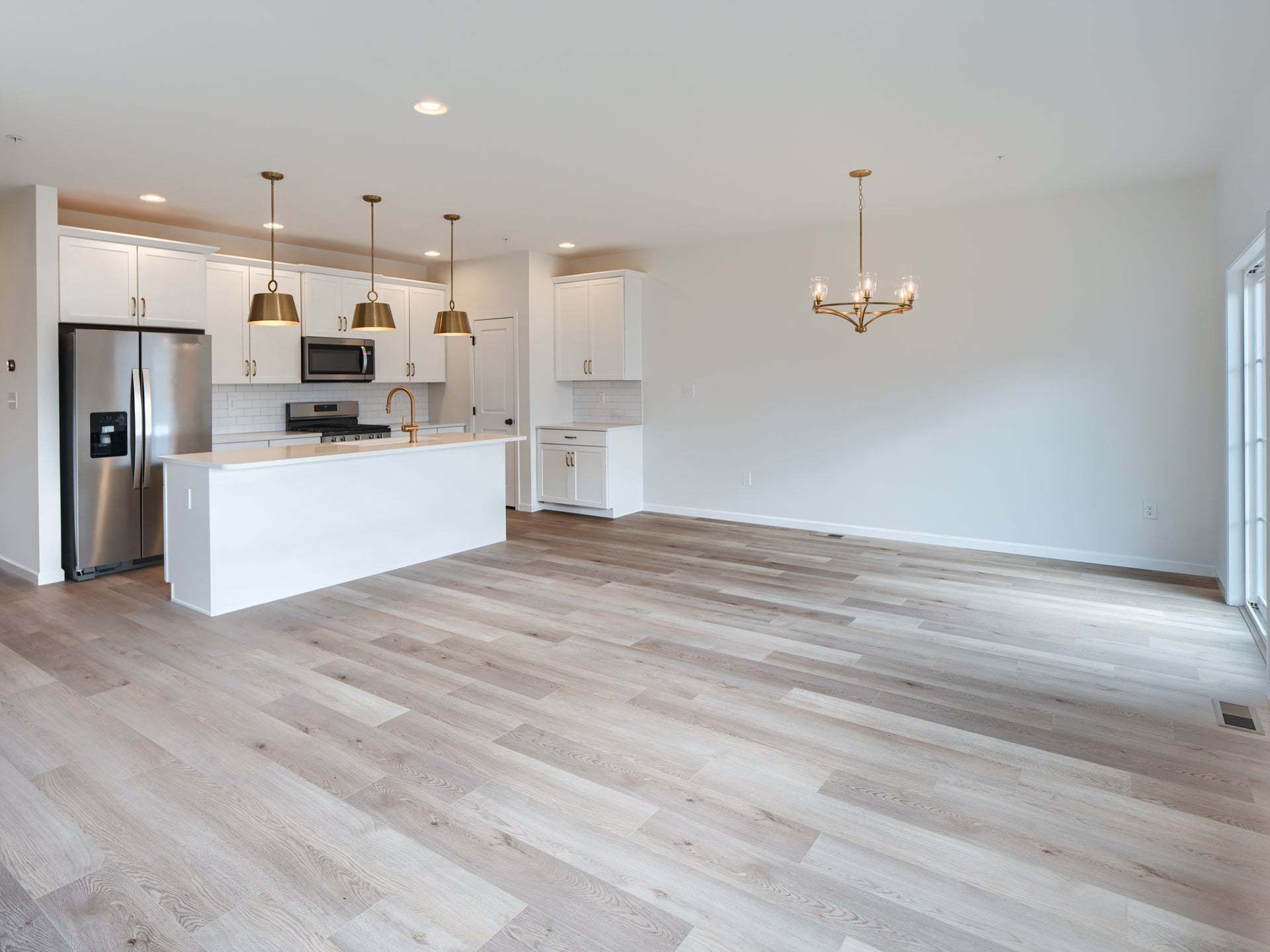 Classic Kitchen and Dining Room
