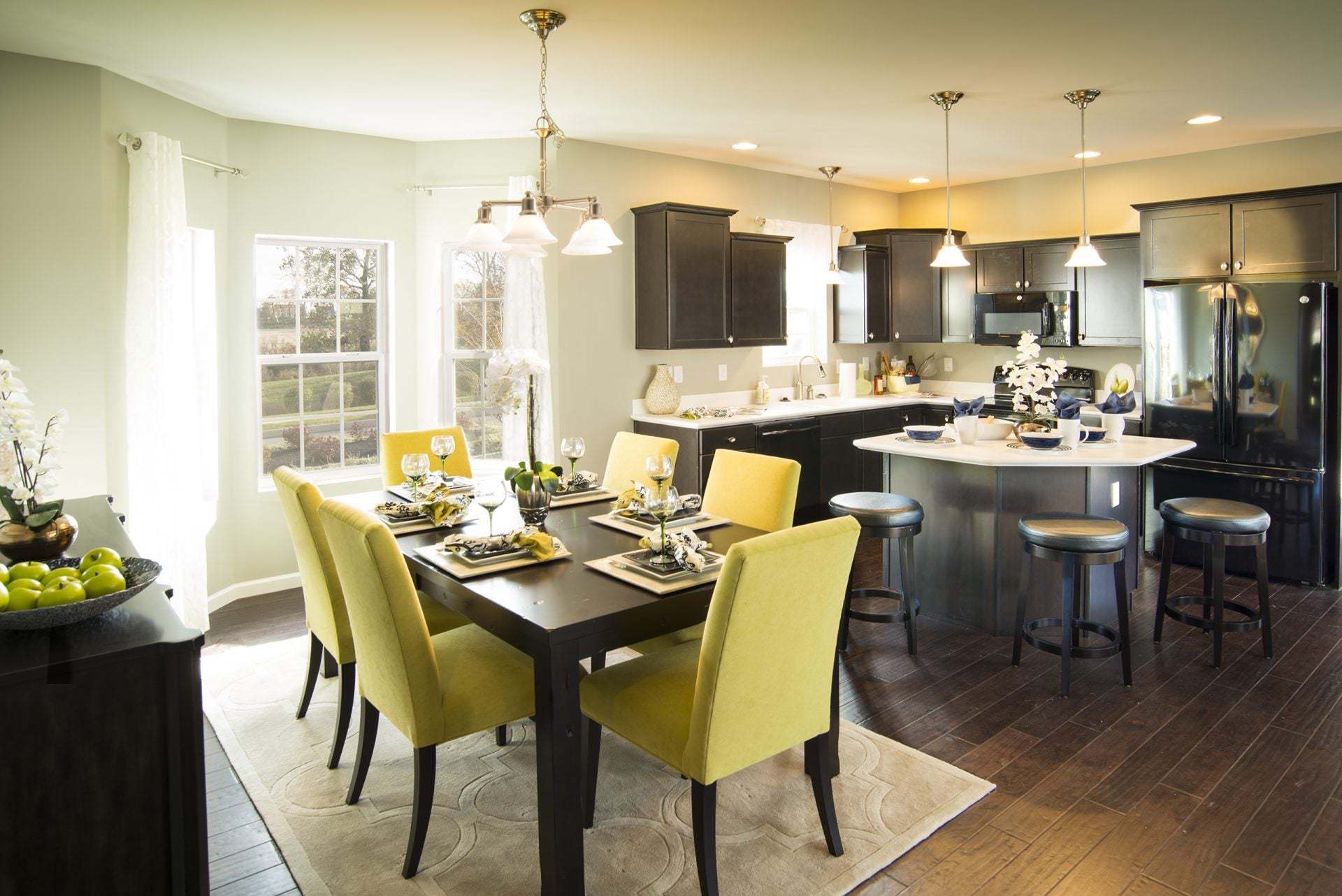 Dining Room & Kitchen