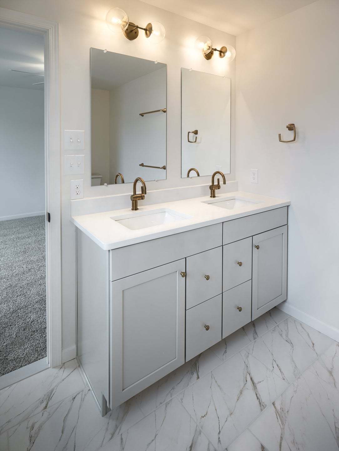 Standard Bath w/ Upgrades