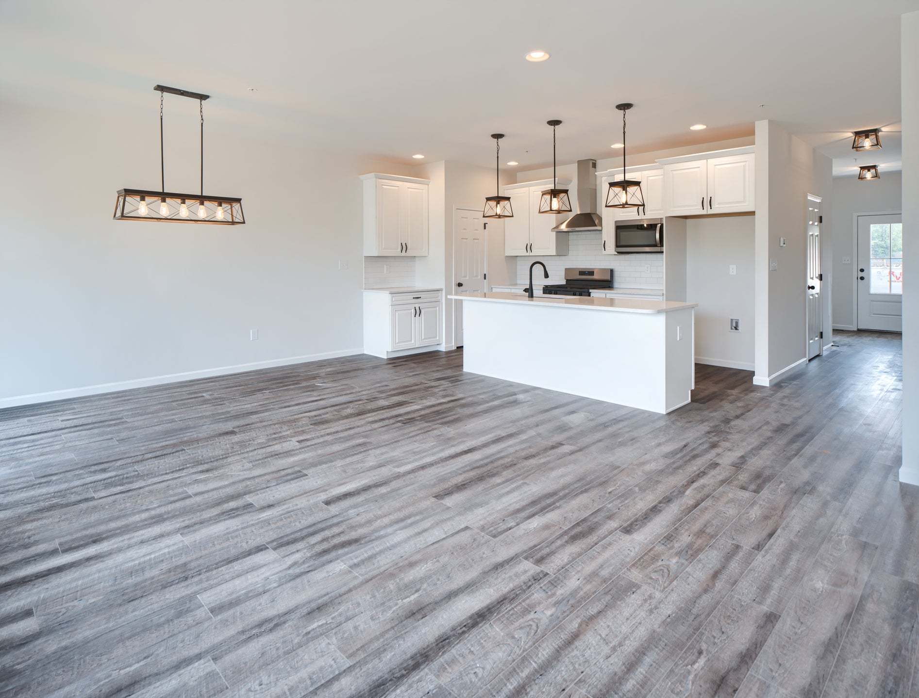 Dining Room and Classic Kitchen