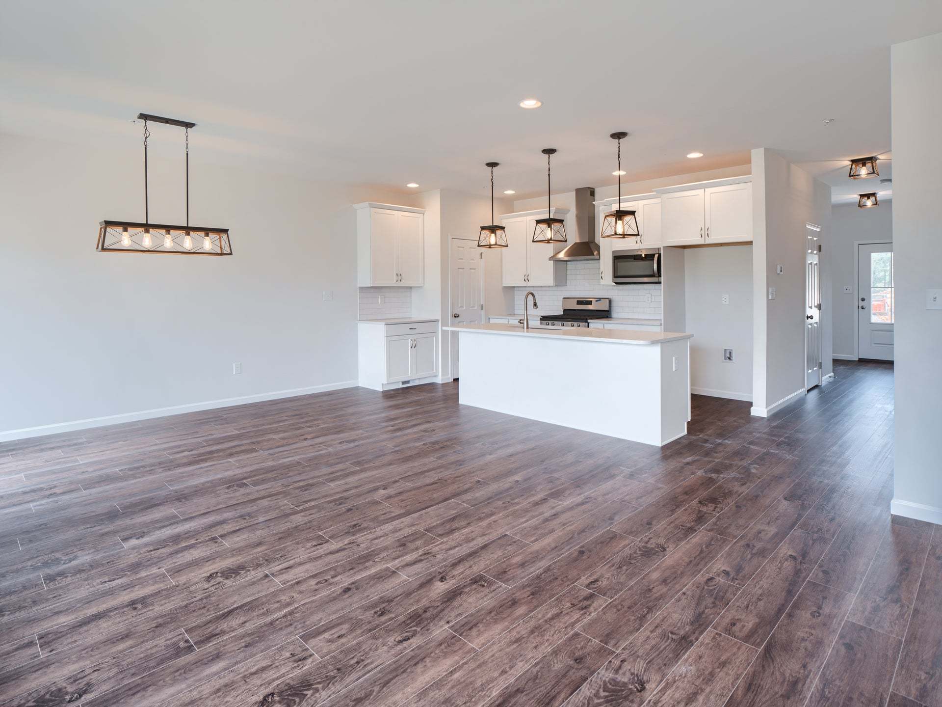 Dining Room and Classic Kitchen