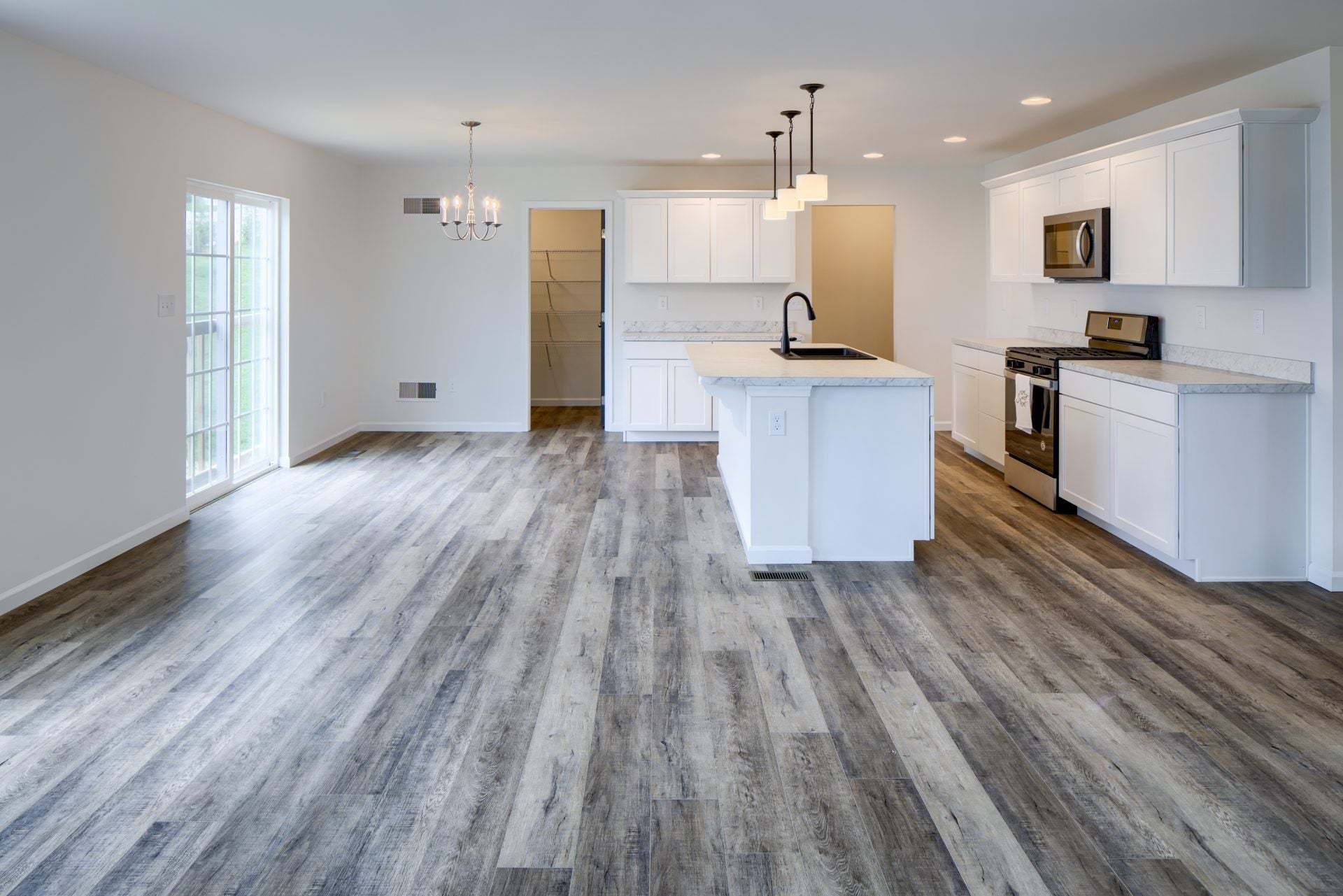 Classic Kitchen and Dining Room
