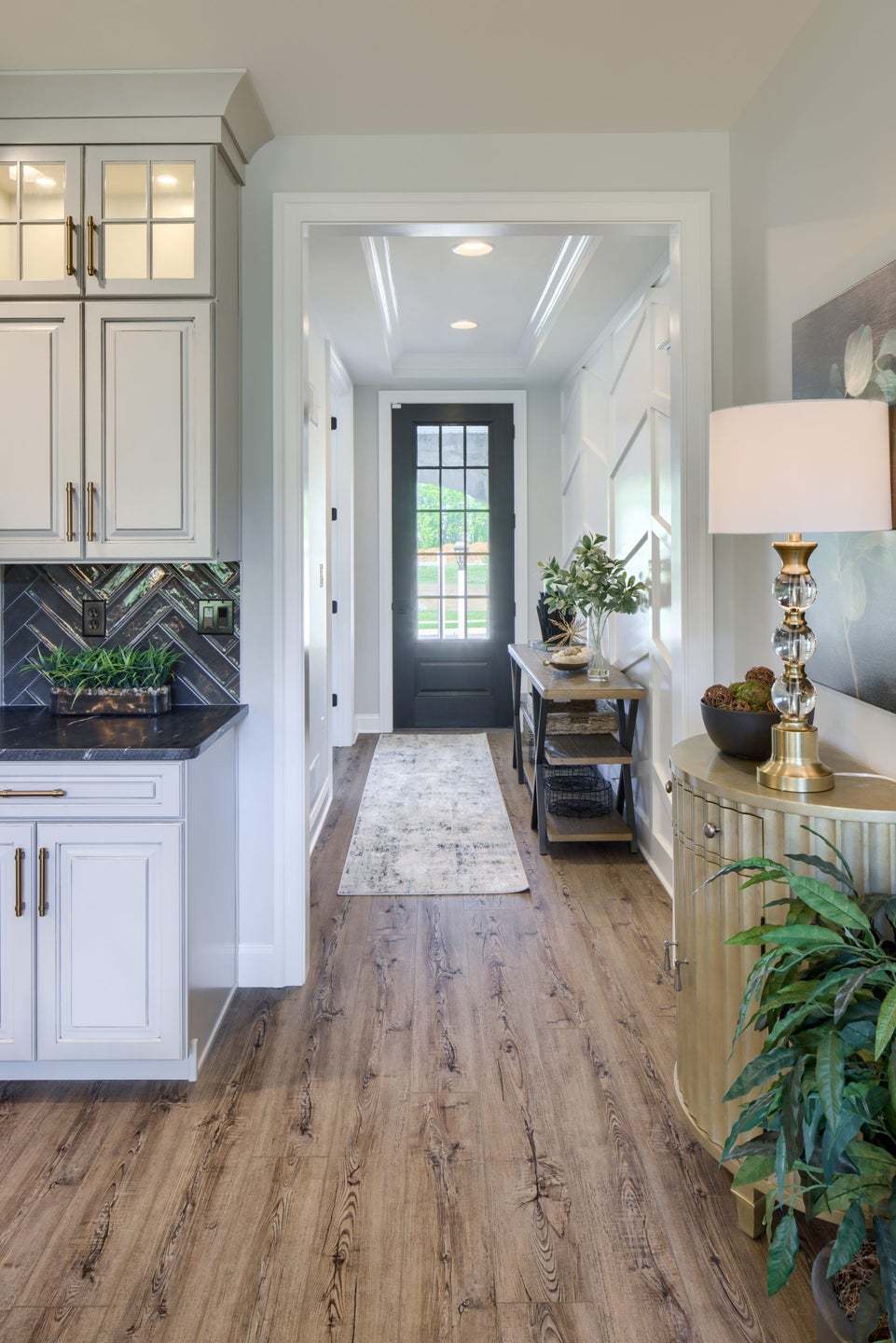 Foyer & Garden Kitchen