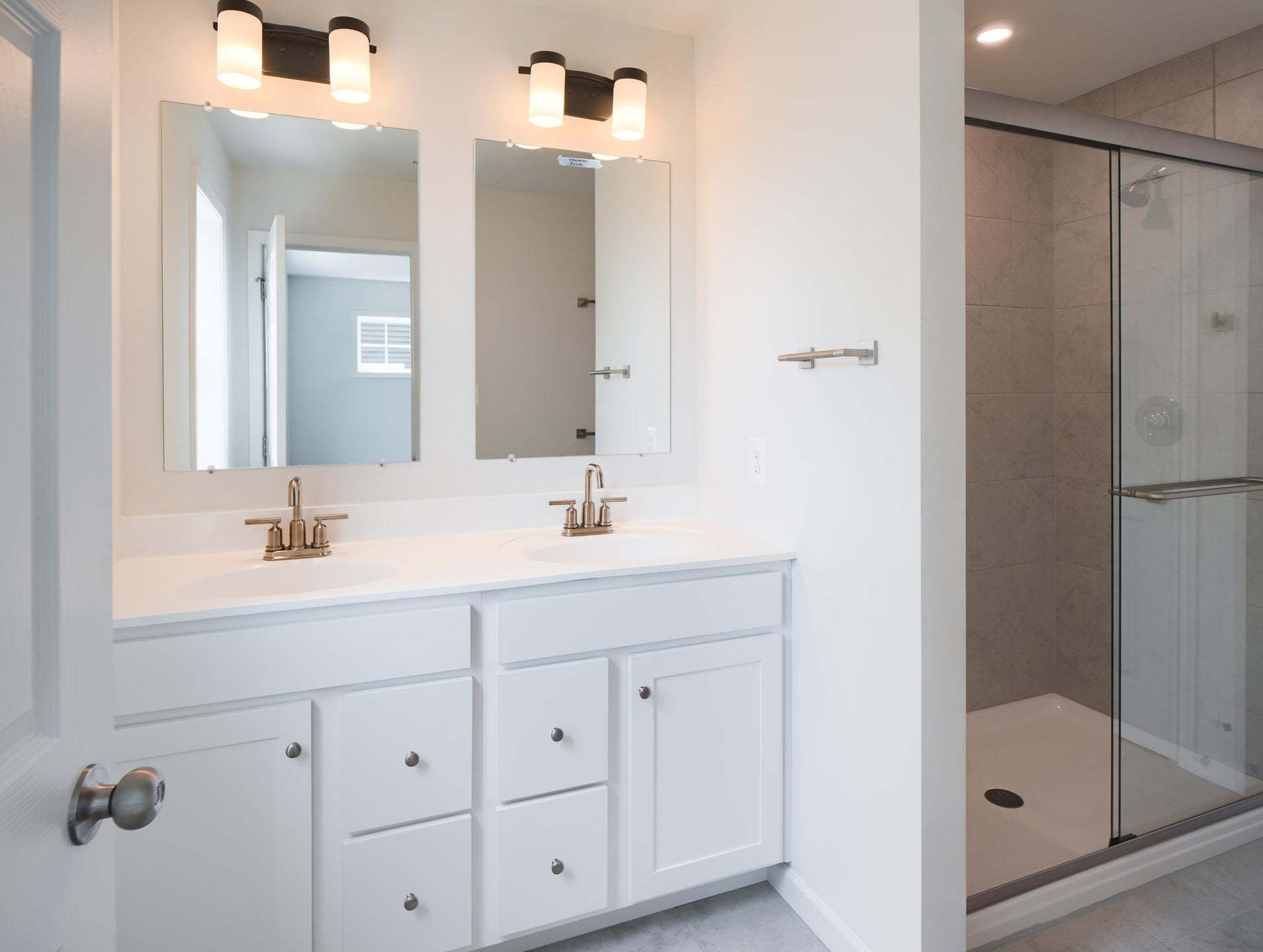 Standard Bath w/ Upgrades