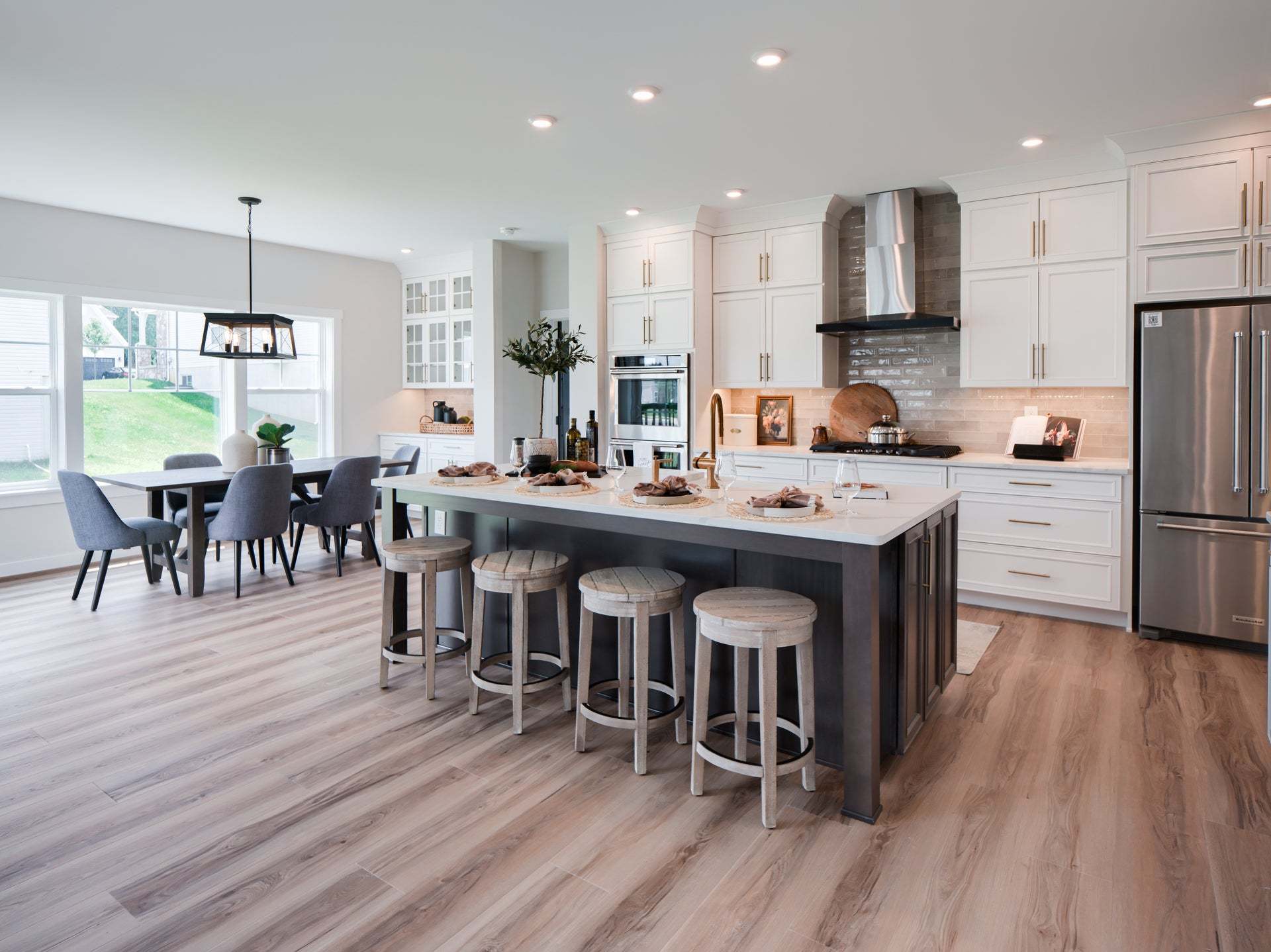 Chef's Kitchen and Breakfast Area