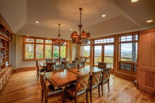 Headwaters At Banner Elk por Kidder Construction en Hickory North Carolina