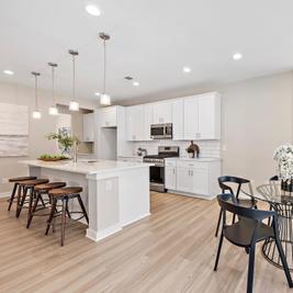 Matthews Ridge Reserve por Kinger Homes en Charlotte North Carolina