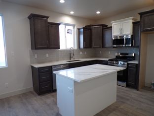 Town home - Mountain View Townhomes: Elko, Utah - Koinonia Construction Inc.