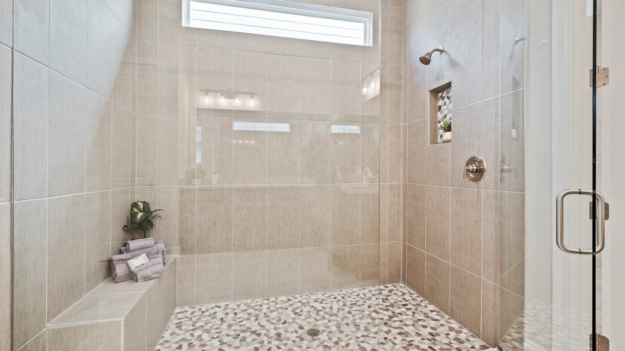 Riley Model | Owner's Bath