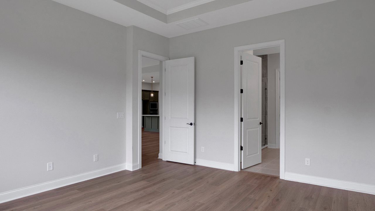 Julia Model | Owner's Suite