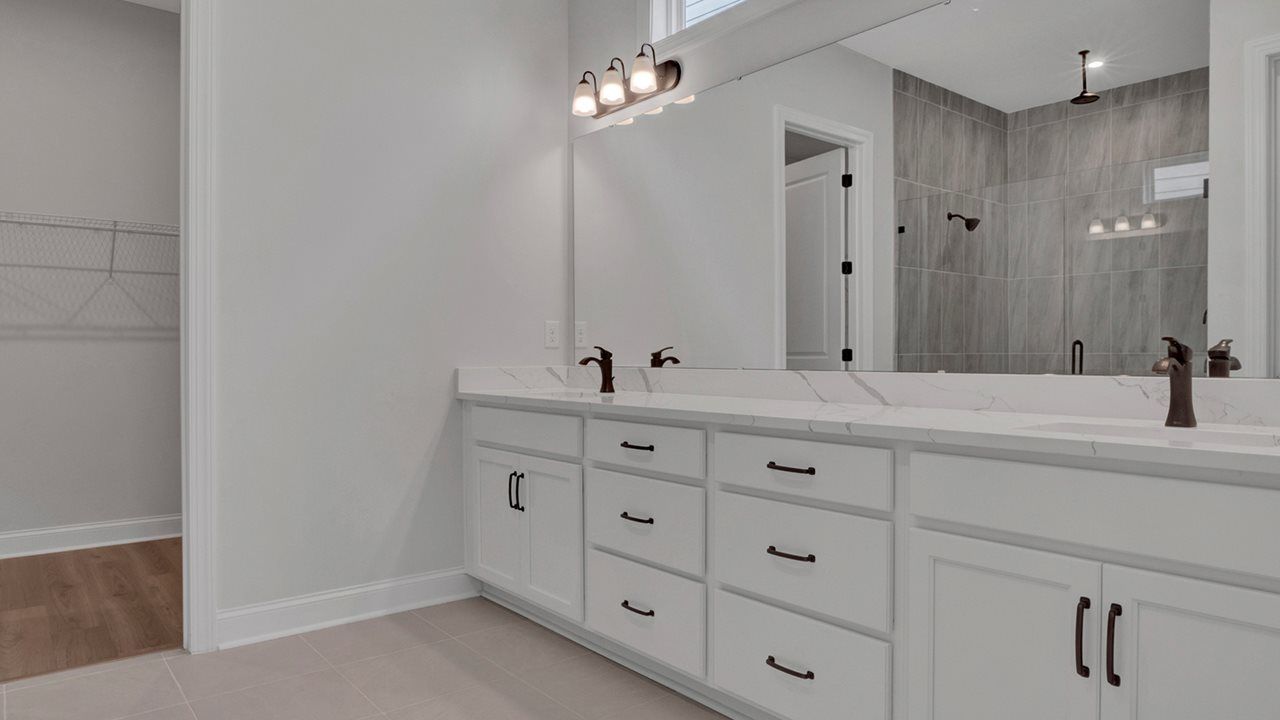 Julia Model | Owner's Bath