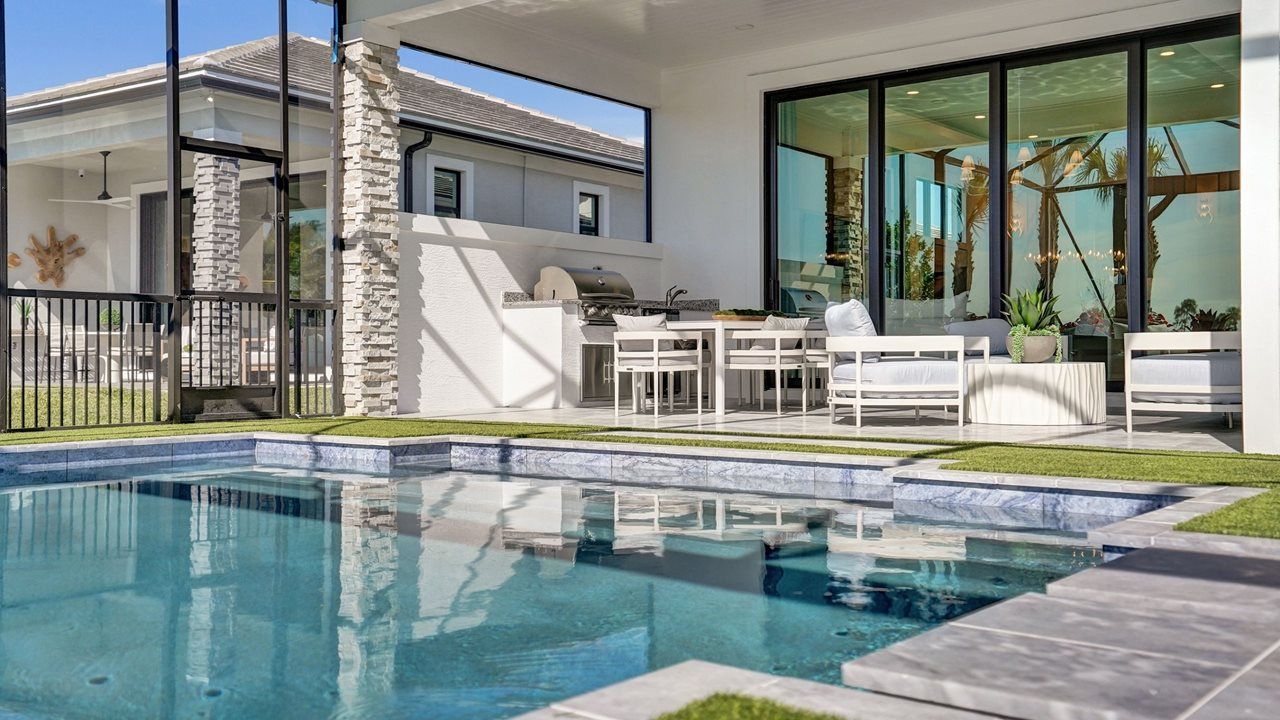 Pool to Lanai