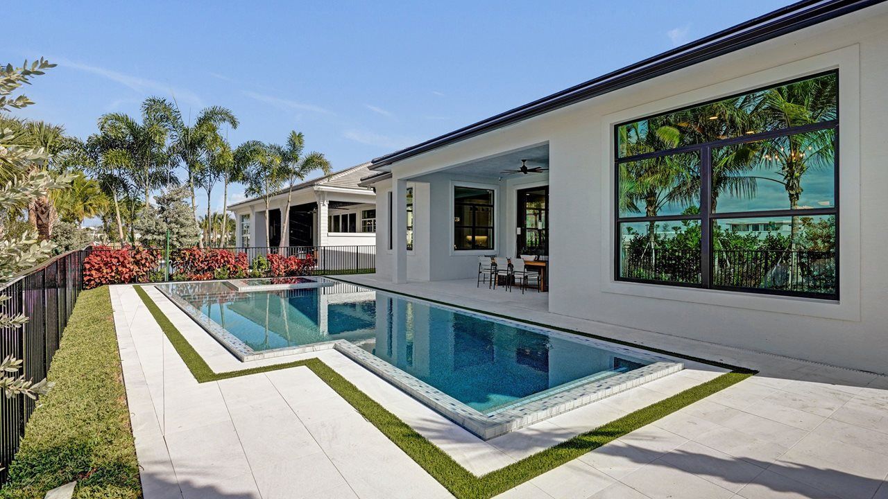 Pool to Lanai