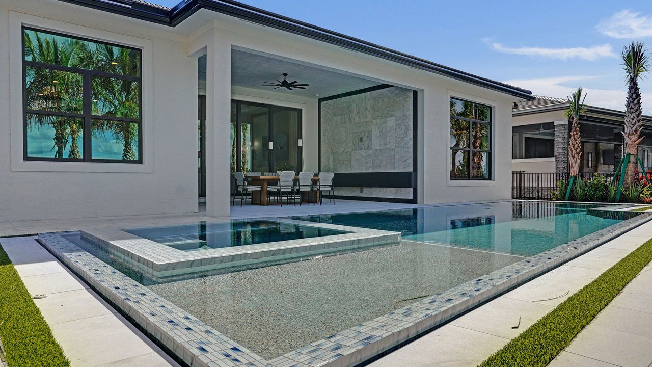 Pool to Lanai