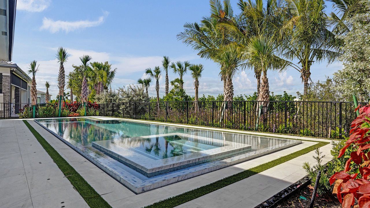 Pool to Lanai