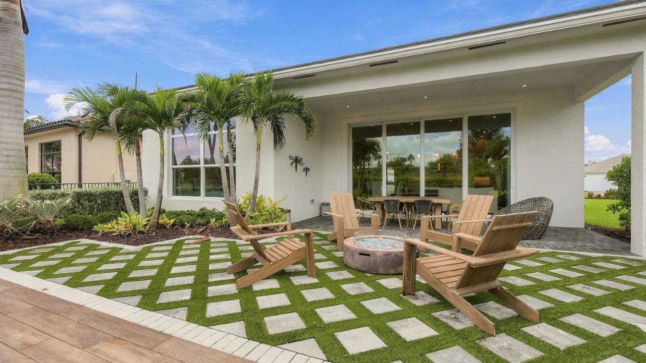 Lila Model | Lanai and Backyard