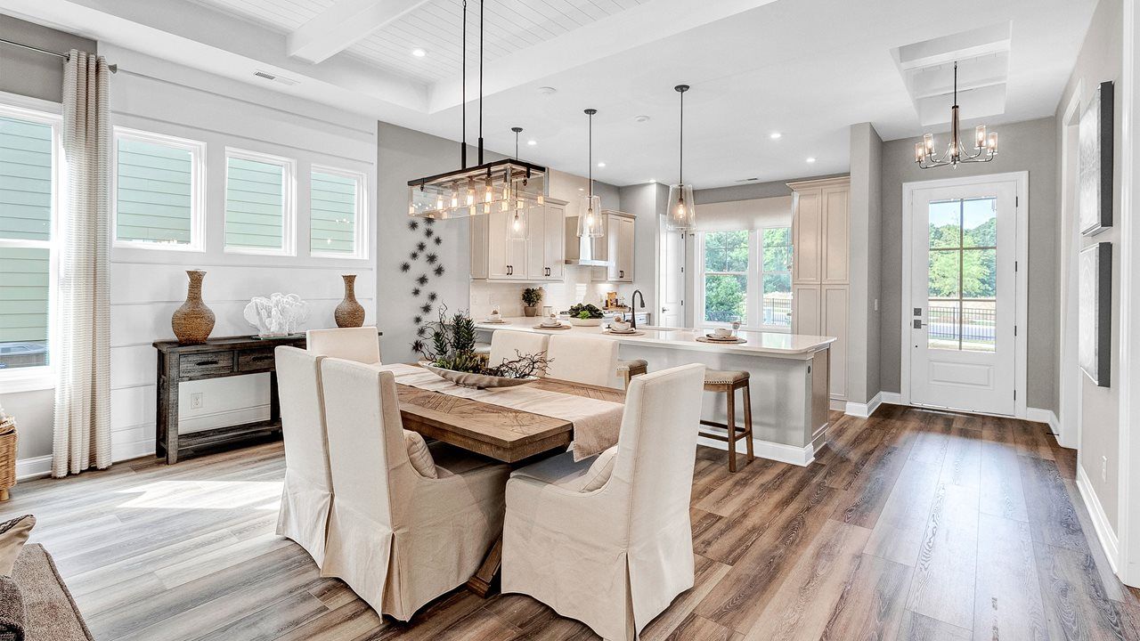 Dining onto Kitchen