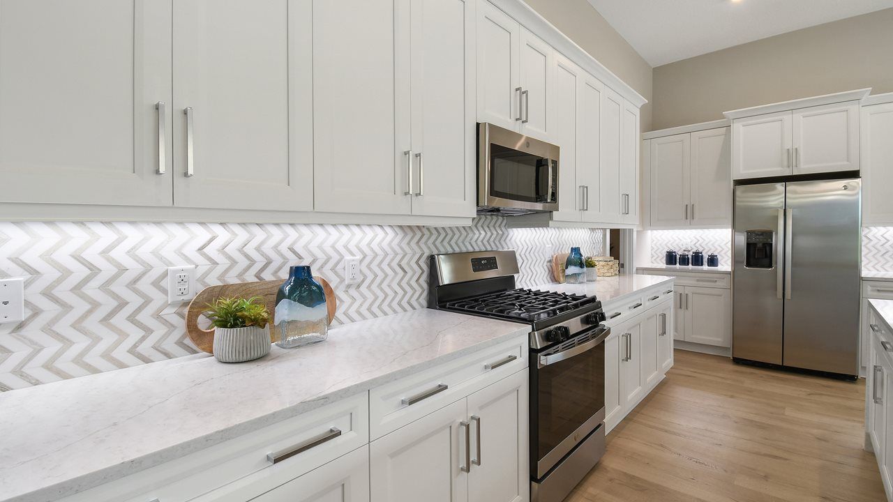 Julia Model | Island Kitchen