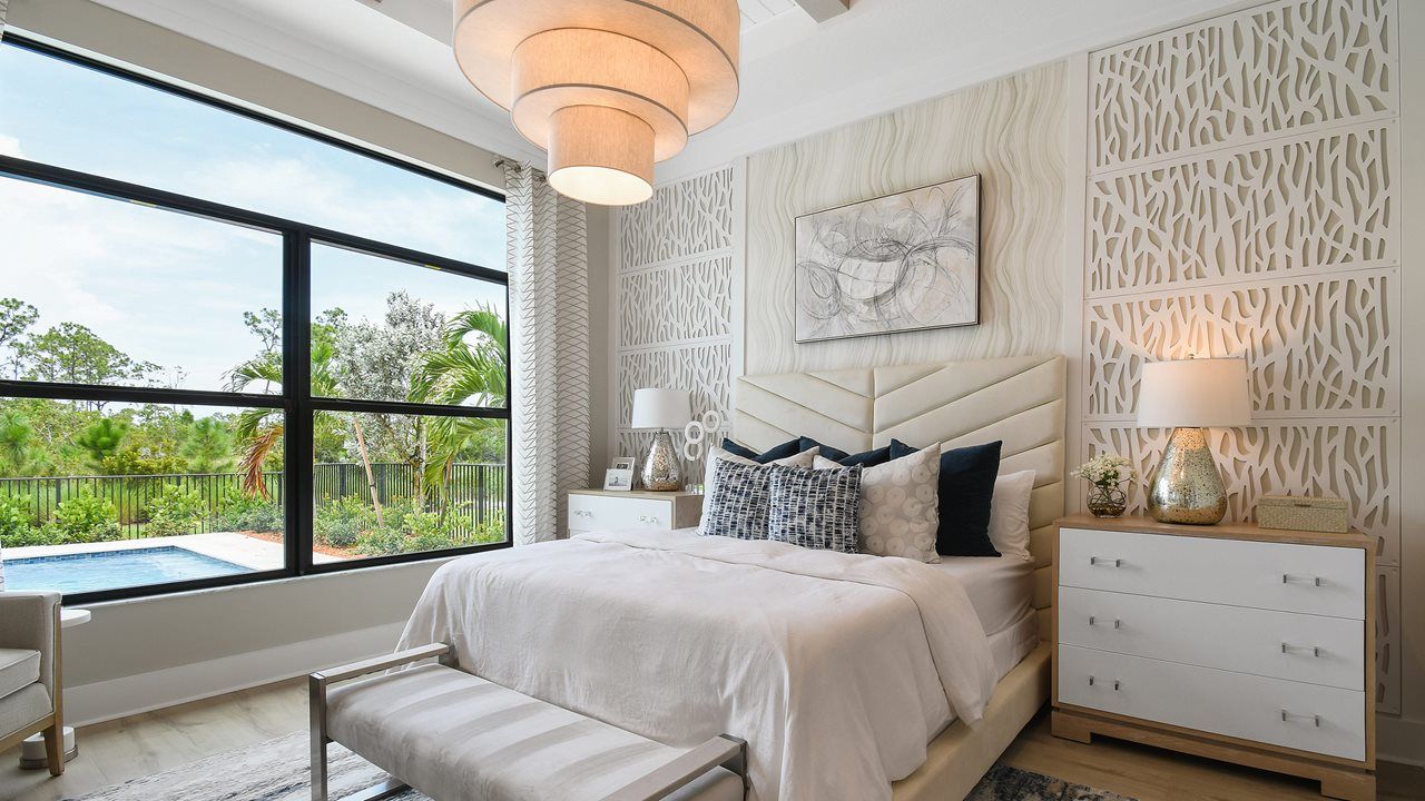 Julia Model | Owner's Suite