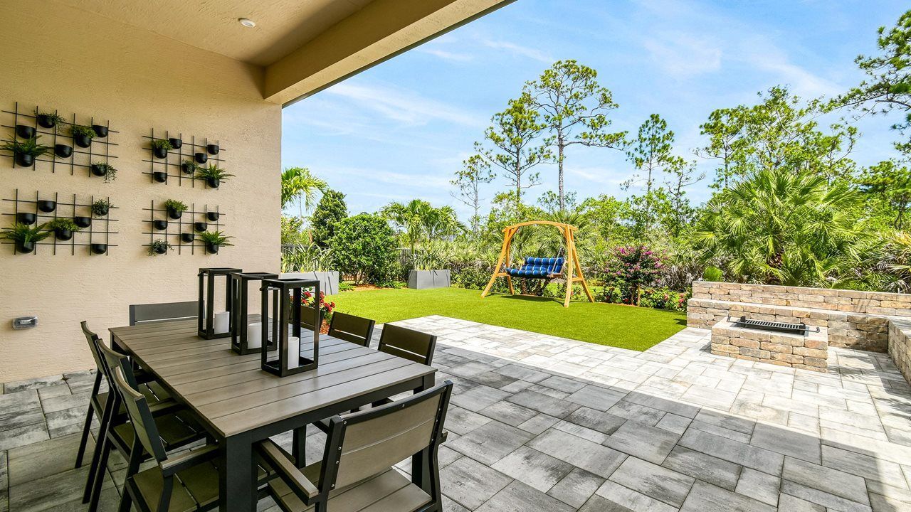 Madison Model | Lanai and Backyard
