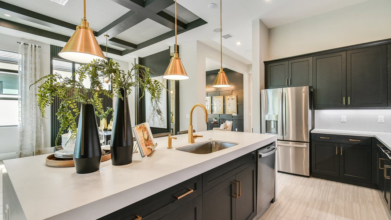 Madison Model | Island Kitchen