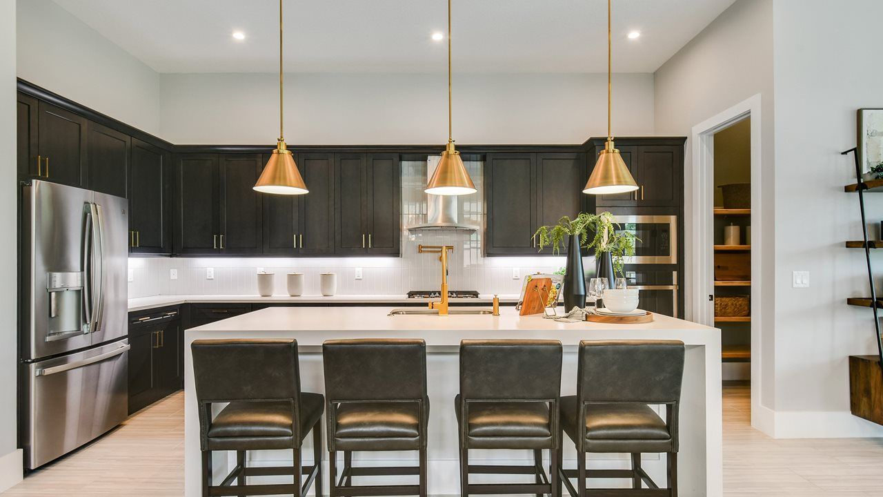 Madison Model | Island Kitchen