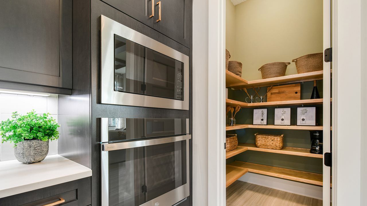 Madison Model | Pantry