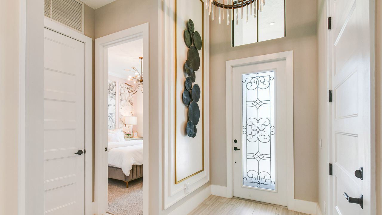 Madison Model | Foyer