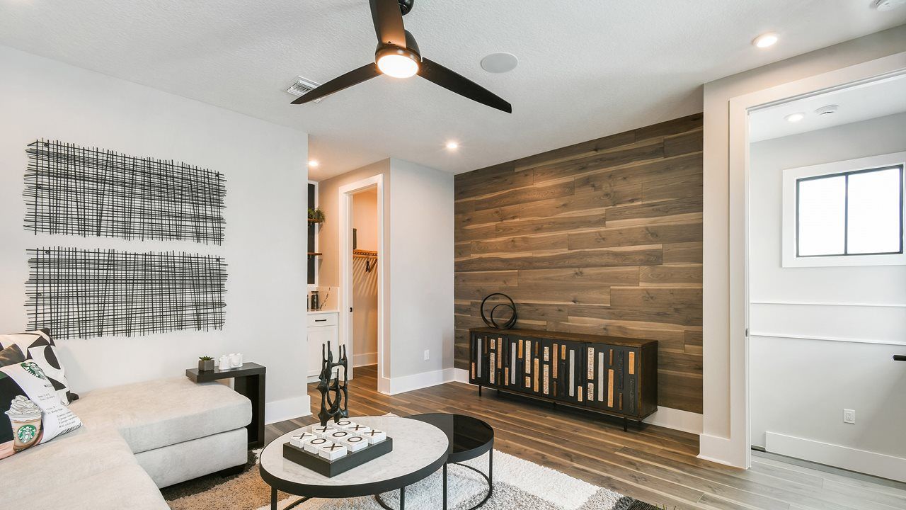 Madison Model | Bonus Room