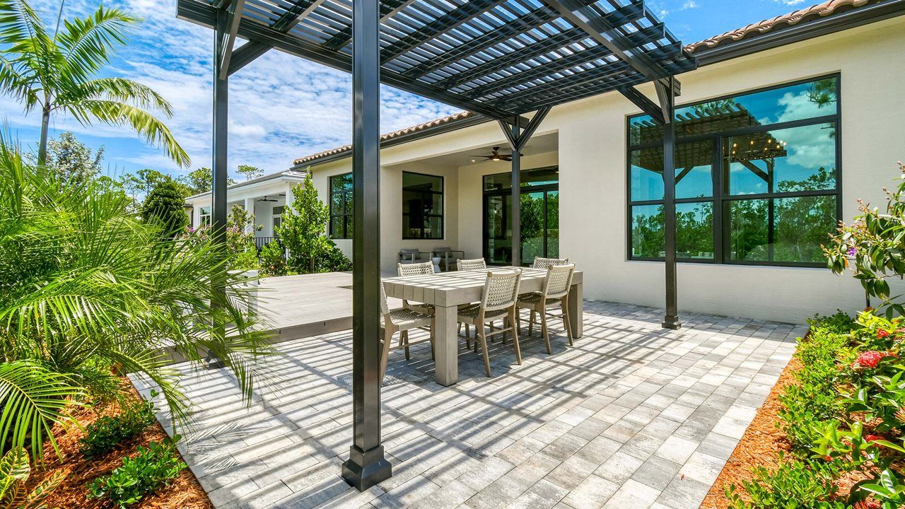 Riley Model | Backyard and Lanai