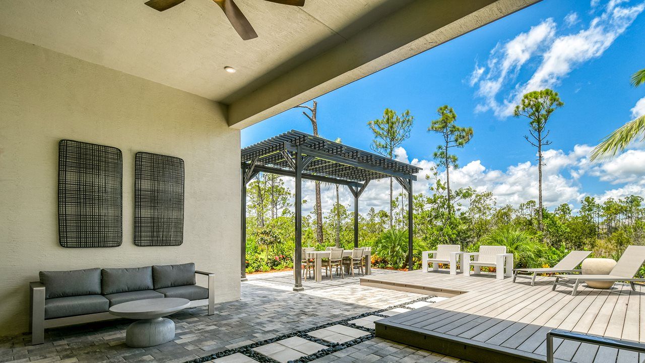 Riley Model | Lanai and Backyard