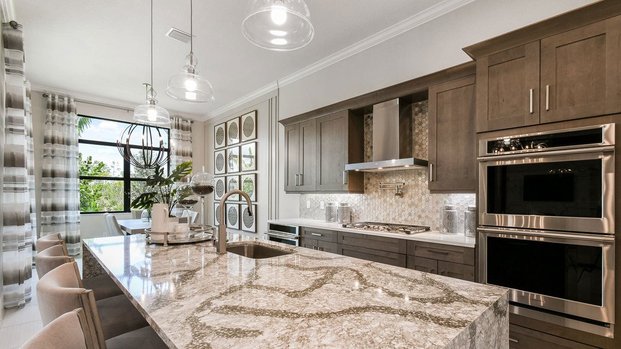 Riley Model | Island Kitchen