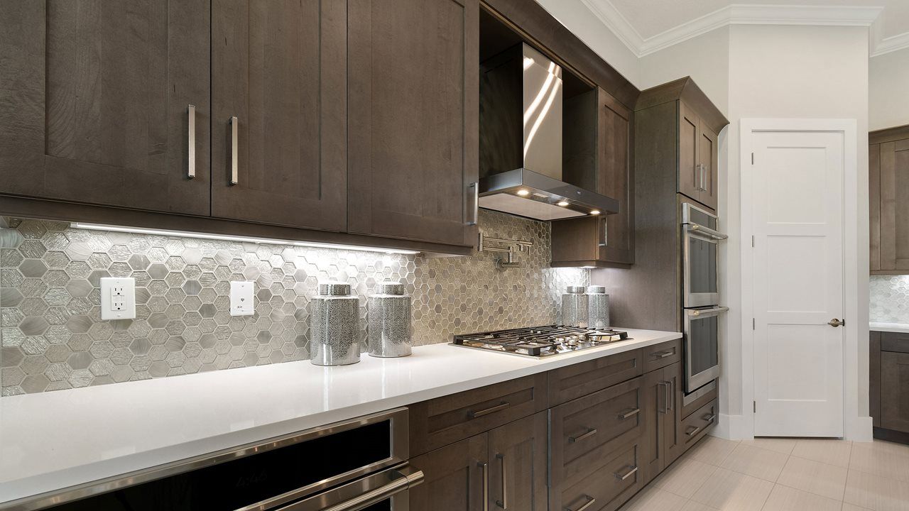 Riley Model | Island Kitchen