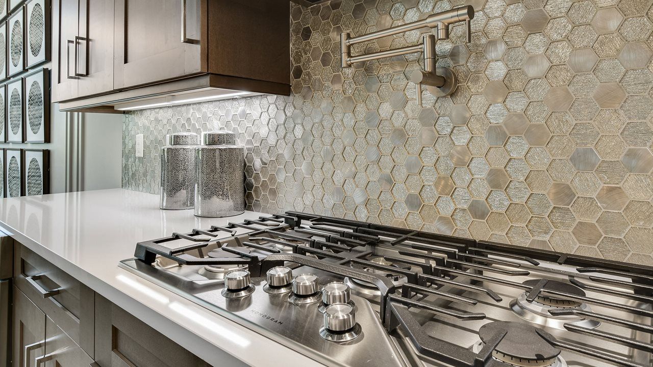 Riley Model | Island Kitchen