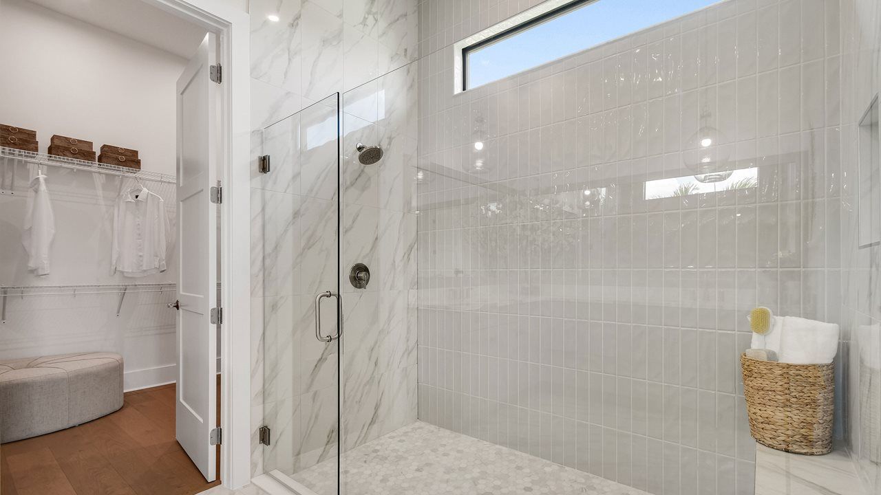 Riley Model | Owner's Bath