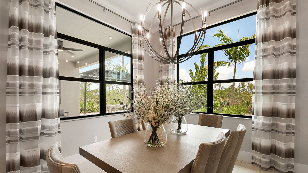 Riley Model | Dining Area