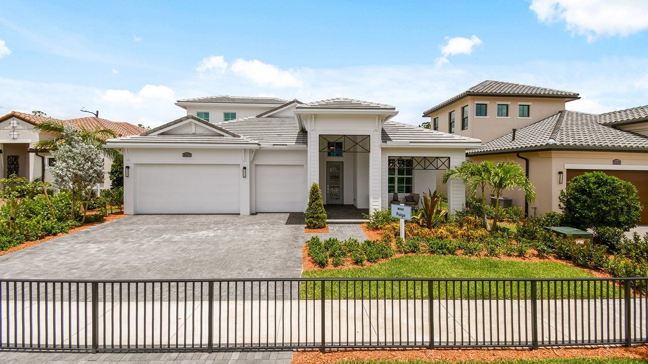 Paige Model | Exterior