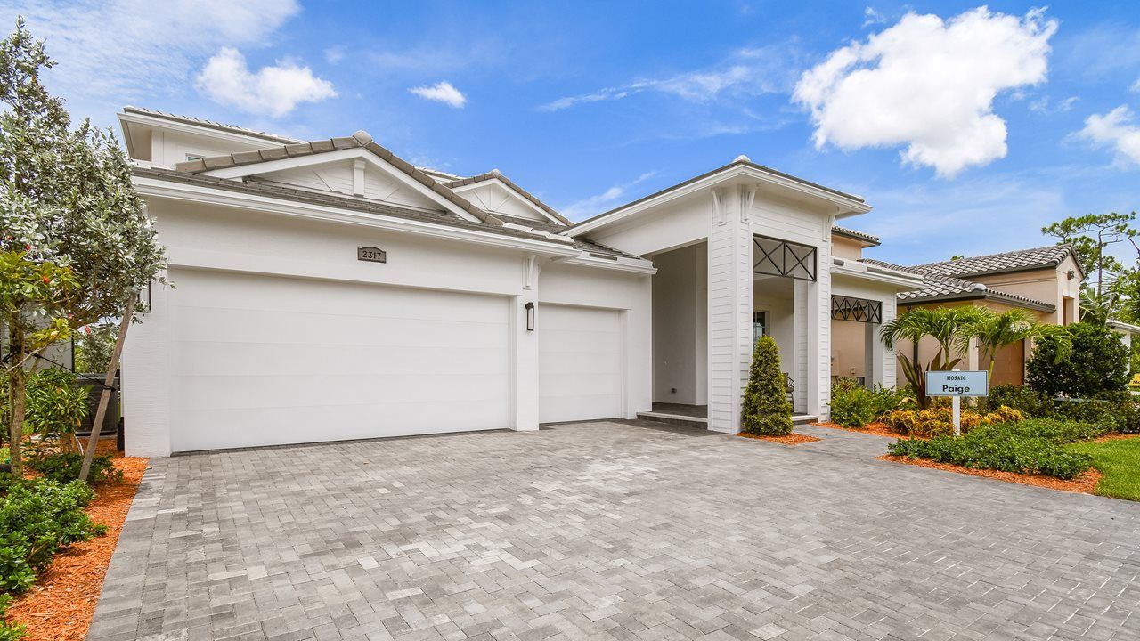 Paige Model | Exterior