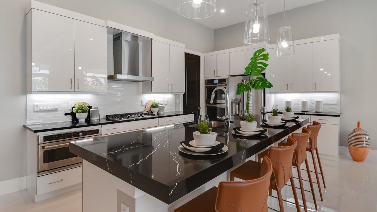 Paige Model | Island kitchen