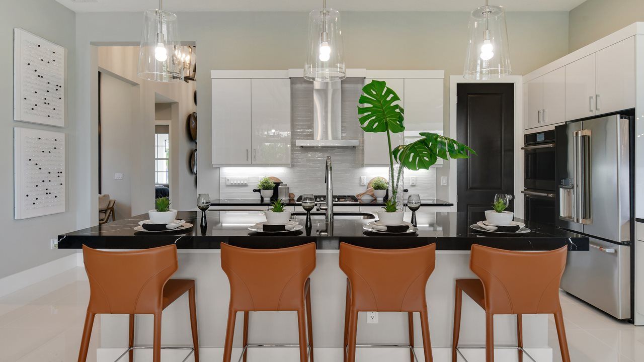 Paige Model | Island kitchen