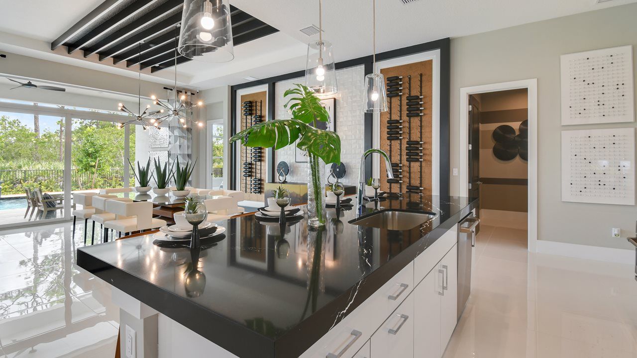 Paige Model | Island kitchen