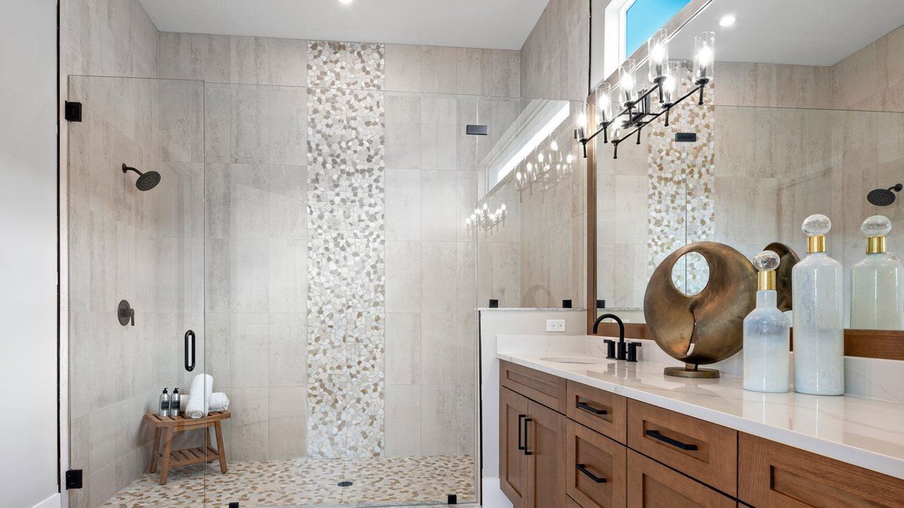 Tori Model Home | Owner's Bath
