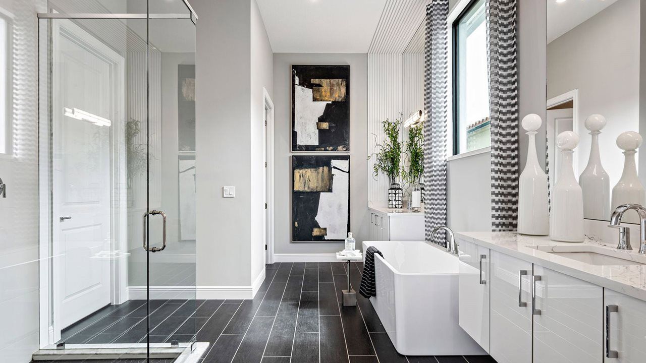 Victoria Model Home | Owner's Bath