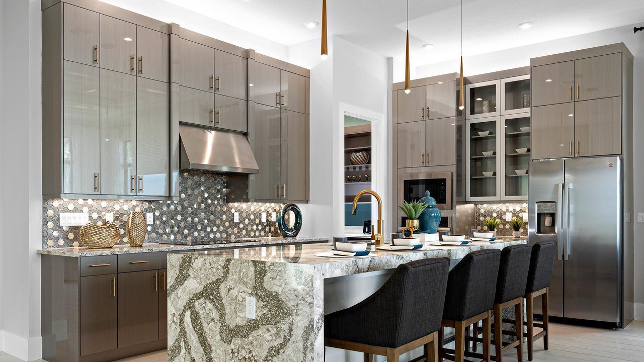 Leslie Model | Island Kitchen